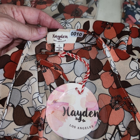 Hayden Los Angeles Floral Sleeveless Dress NWT Sizes S,M,L Available - Picture 3 of 10